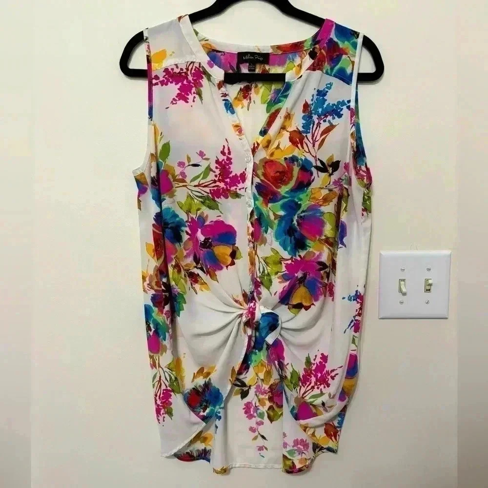 Melissa Paige Sleeveless Button Down Floral‎ Blouse